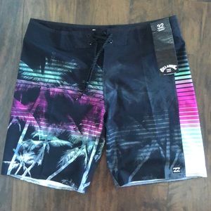 Billabong Men’s Size 32 Mid Length Surf Shorts